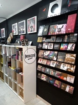 Tablica na płyty CD i winylowe