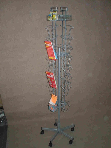 Stojak obrotowy z kieszonkami na mapy