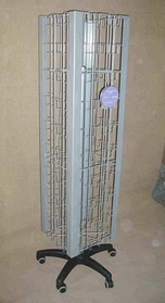 Stojak obrotowy na audio-booki