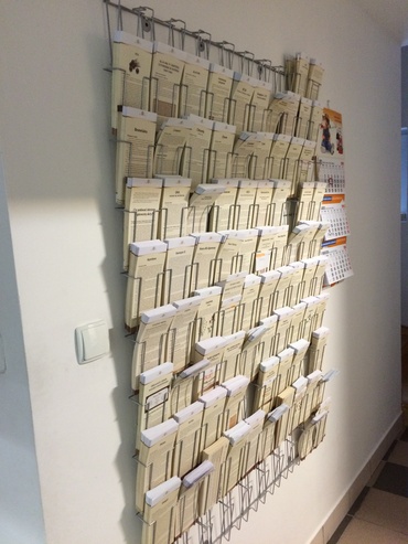 Organizer na ulotki DL - tablica 100 kieszonek