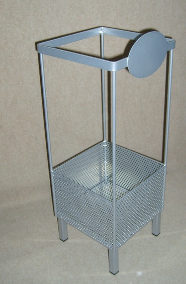 Kosz na papier w rolkach