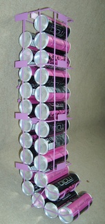 Podajnik grawitacyjny na puszki