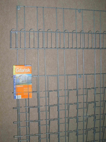 Tablica wisząca z wieszakami na mapy