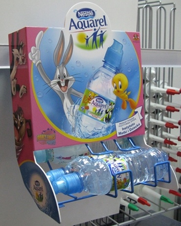 Ekspozytor na butelki z wodą